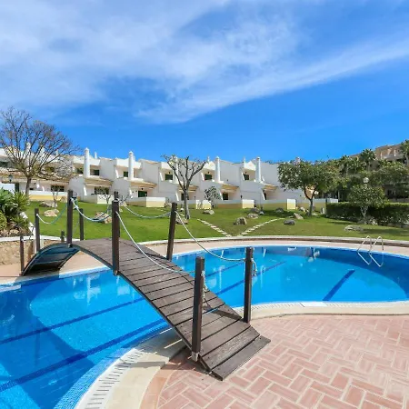 Hébergement de vacances Cozy Townhouse Rafaella Near Sao Rafael