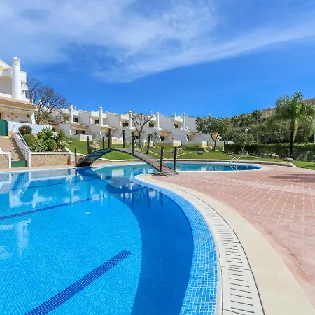 Dom wakacyjny Cozy Townhouse Rafaella Near Sao Rafael *