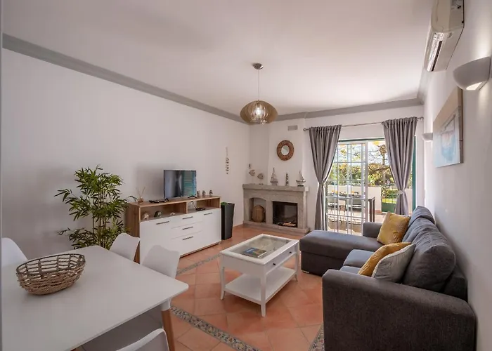 Дом отдыха Cozy Townhouse Rafaella Near Sao Rafael