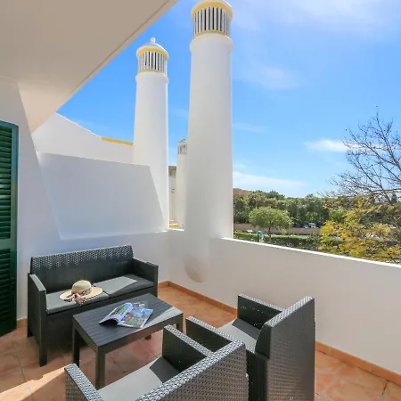 Hébergement de vacances Cozy Townhouse Rafaella Near Sao Rafael
